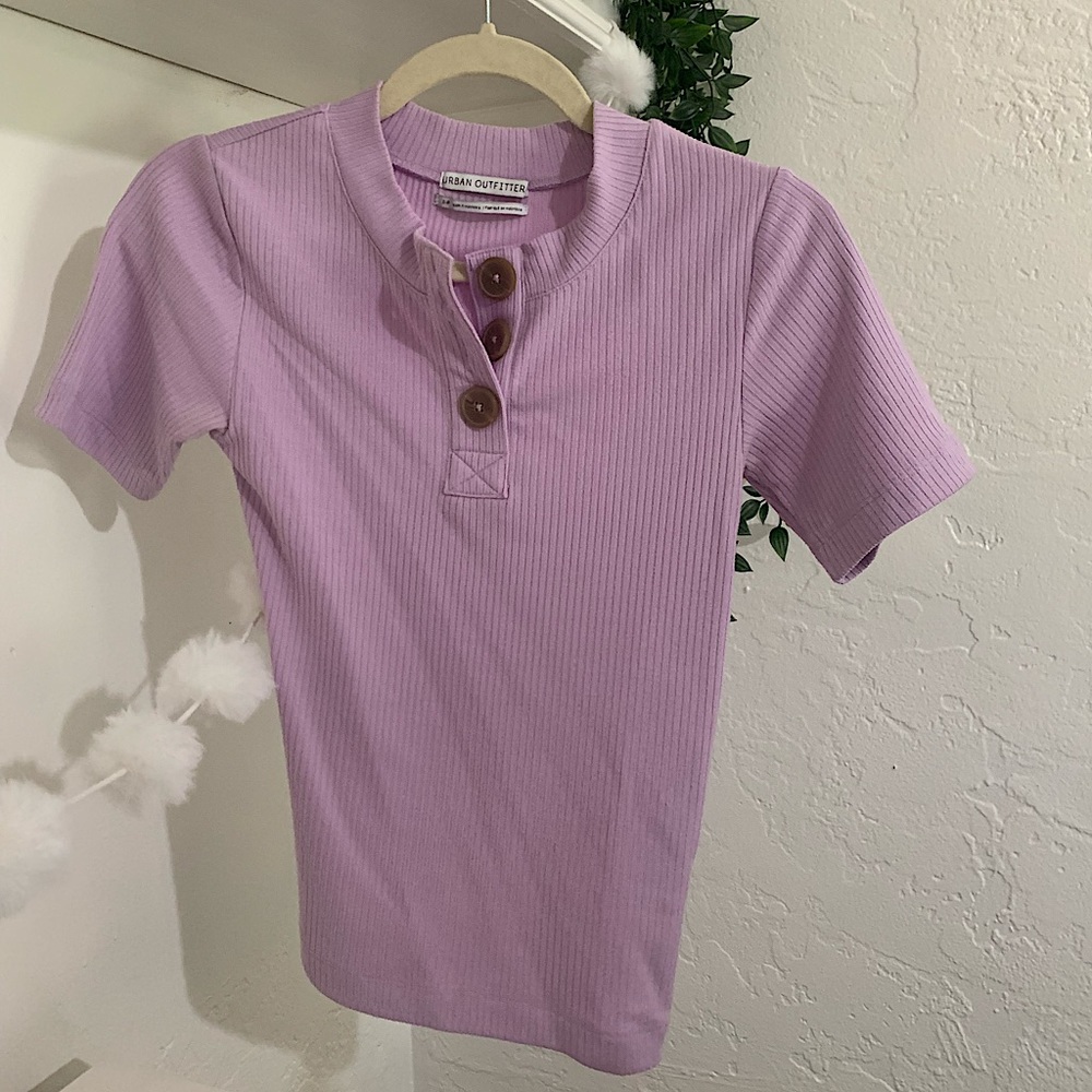 lavender pastel purple ribbed button tee